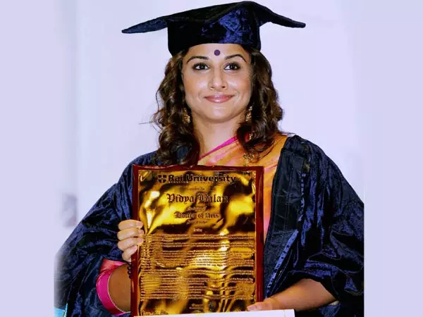 seleb Bollywood honoris causa © 2020 berbagai sumber seleb Bollywood honoris causa © 2020 berbagai sumber