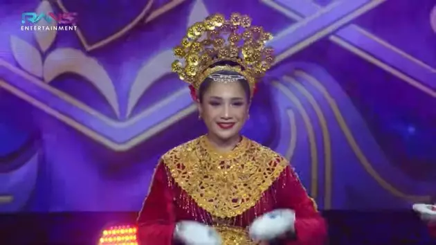 Nagita tari piring © 2020 brilio.net