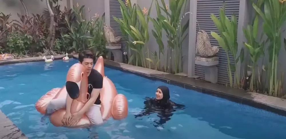 Irwansyah ajak ngobrol baby © 2020 brilio.net YouTube