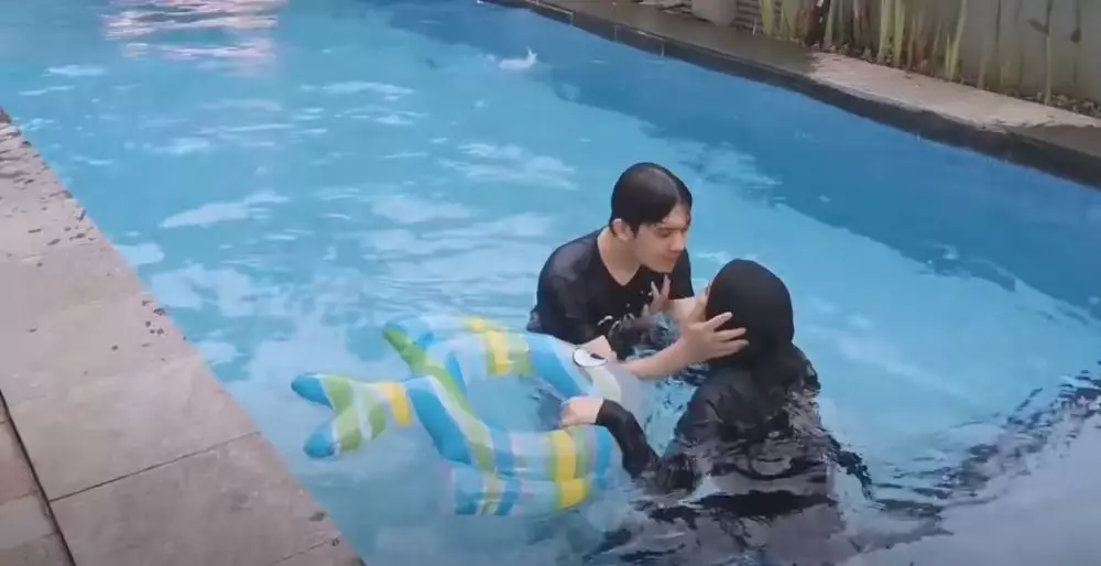 Irwansyah ajak ngobrol baby © 2020 brilio.net YouTube