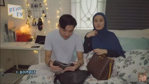 Isi tas Rey Mbayang © 2020 brilio.net YouTube