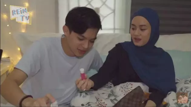 Isi tas Rey Mbayang © 2020 brilio.net YouTube