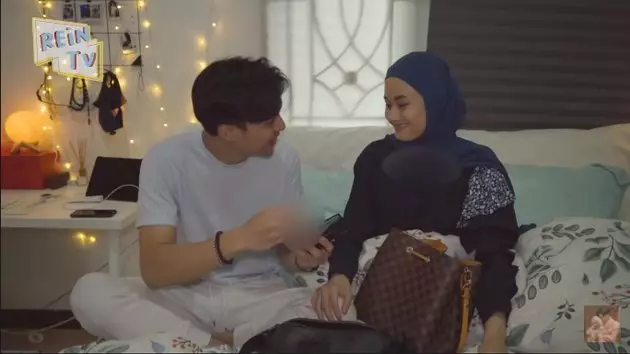 Isi tas Rey Mbayang © 2020 brilio.net YouTube