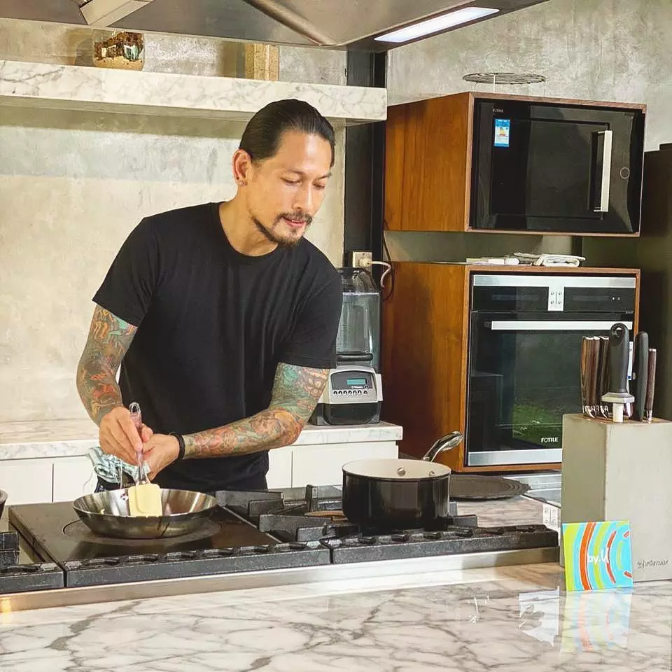 Perjalanan karier Chef Juna © 2020 brilio.net Perjalanan karier Chef Juna © 2020 brilio.net