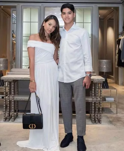 seleb pria yang berhasil taklukkan hati wanita blasteran Berbagai sumber