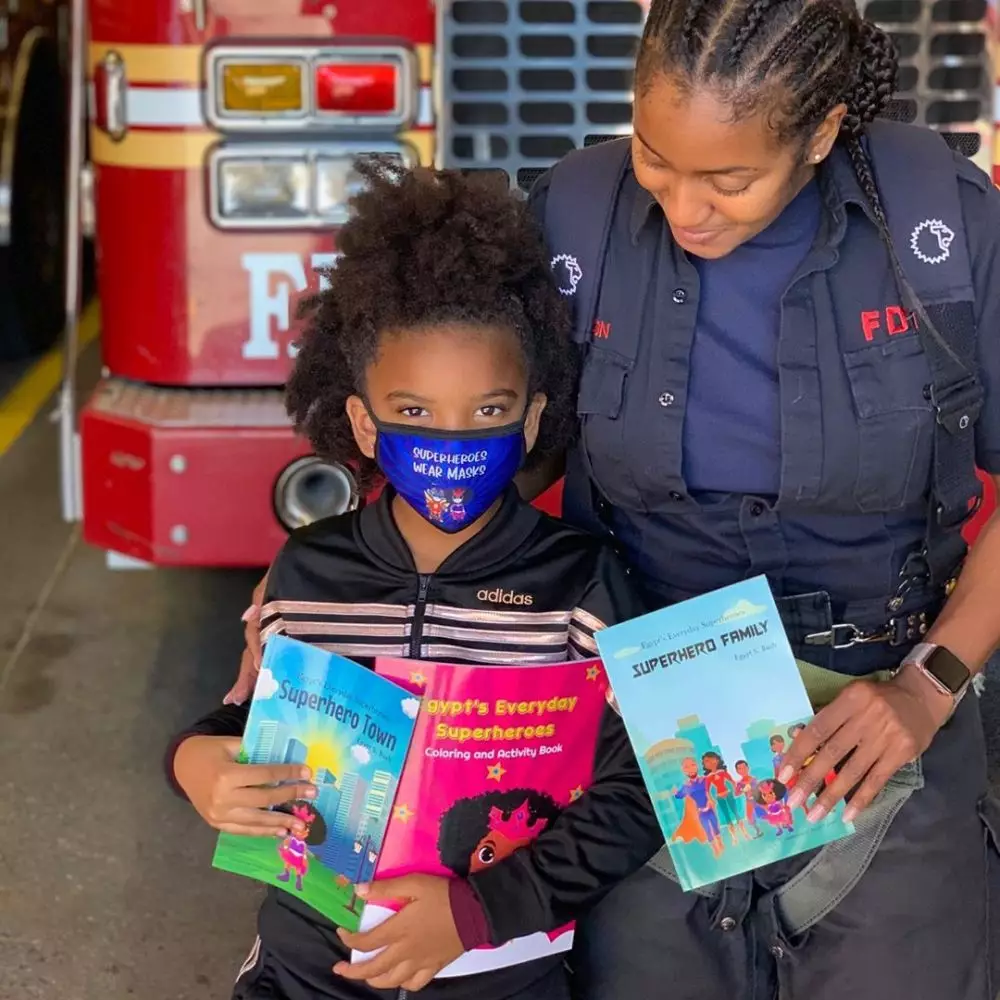 Bocah 5 tahun bikin buku sendiri © 2020 brilio.net