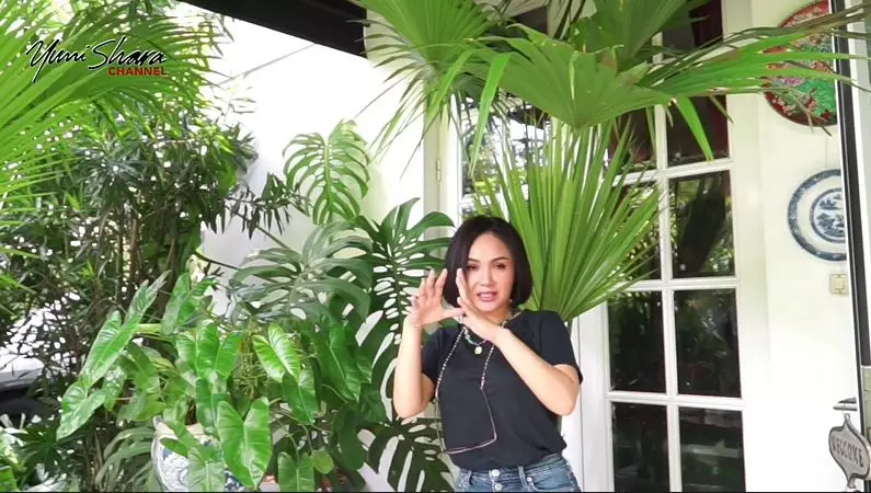 potret terbaru rumah Yuni Shara © YouTube potret terbaru rumah Yuni Shara © YouTube
