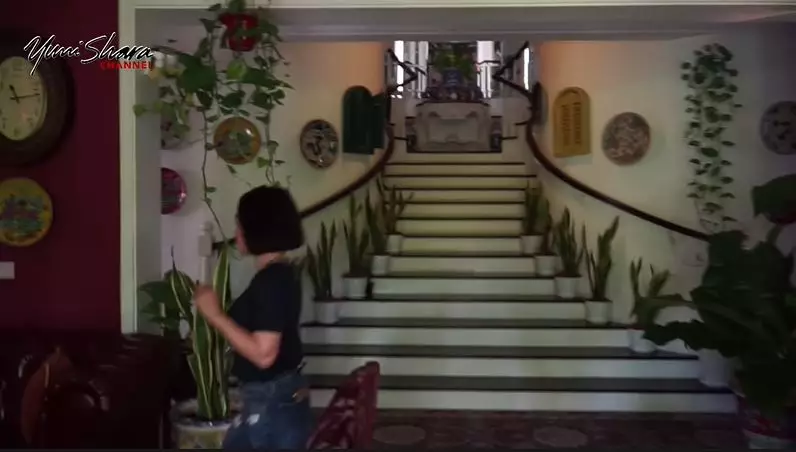 potret terbaru rumah Yuni Shara © YouTube potret terbaru rumah Yuni Shara © YouTube