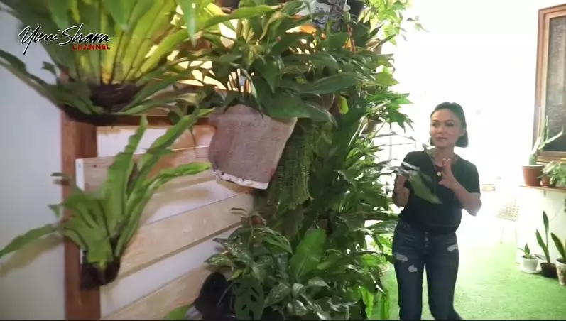 potret terbaru rumah Yuni Shara © YouTube potret terbaru rumah Yuni Shara © YouTube