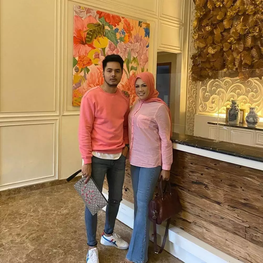 Sumber penghasilan Aher © Instagram Sumber penghasilan Aher © Instagram