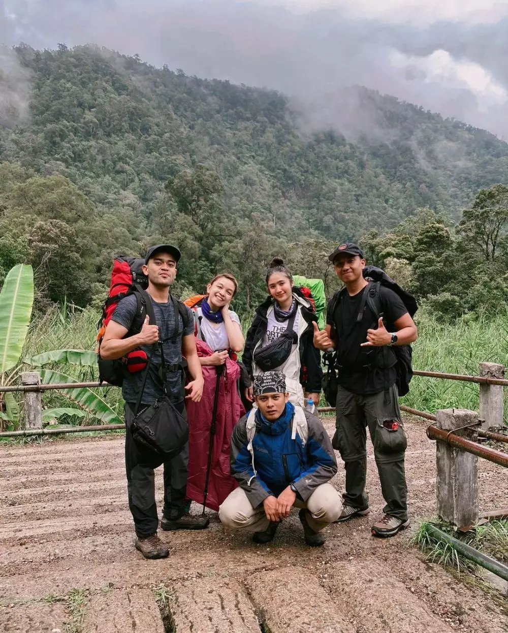 pendakian febby rastanty di gunung © Instagram