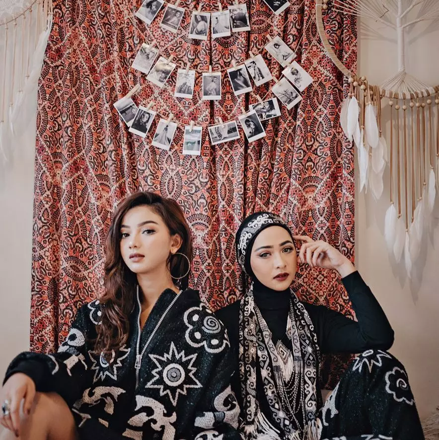 Poppy Bunga dan Glenca Chysara © Instagram Poppy Bunga dan Glenca Chysara © Instagram