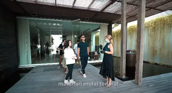 Villa mini honeymoon Nikita Willy ©YouTube