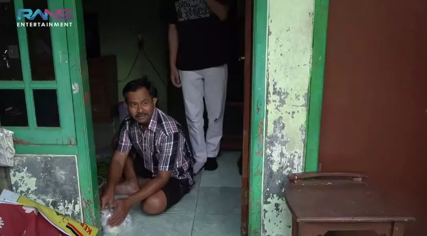 rumah tukang bakso mirip Raffi Ahmad © YouTube