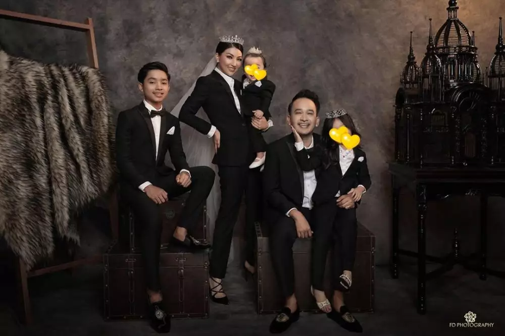 pemotretan keluarga presenter © Instagram