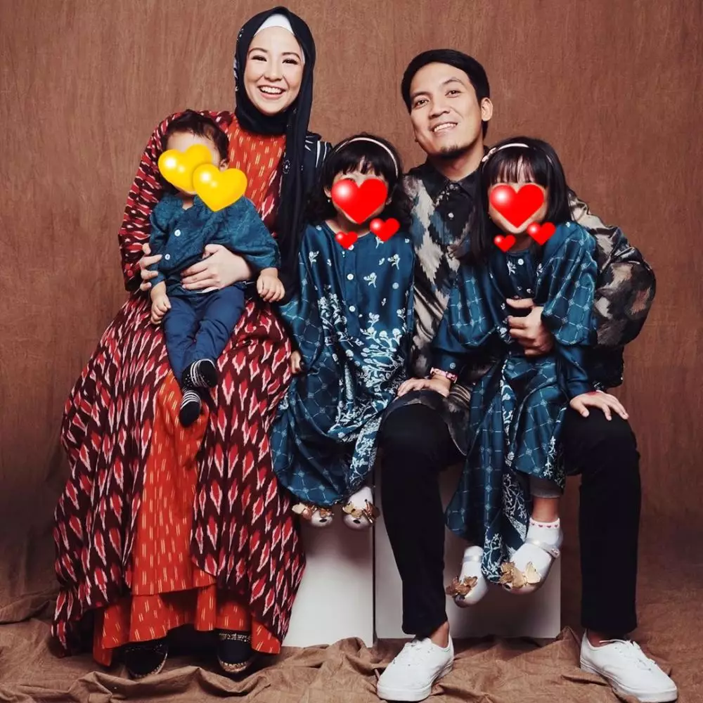 pemotretan keluarga presenter © Instagram