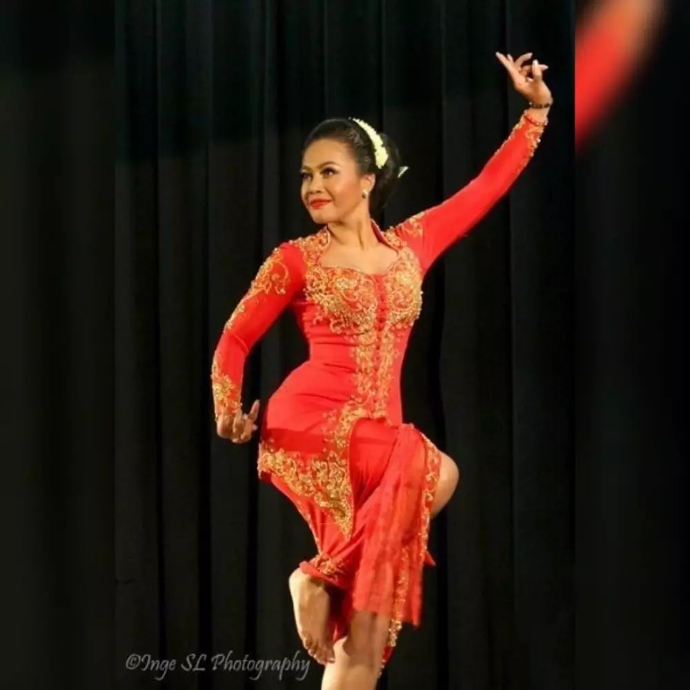 Seleb nari tarian tradisional © 2020 brilio.net