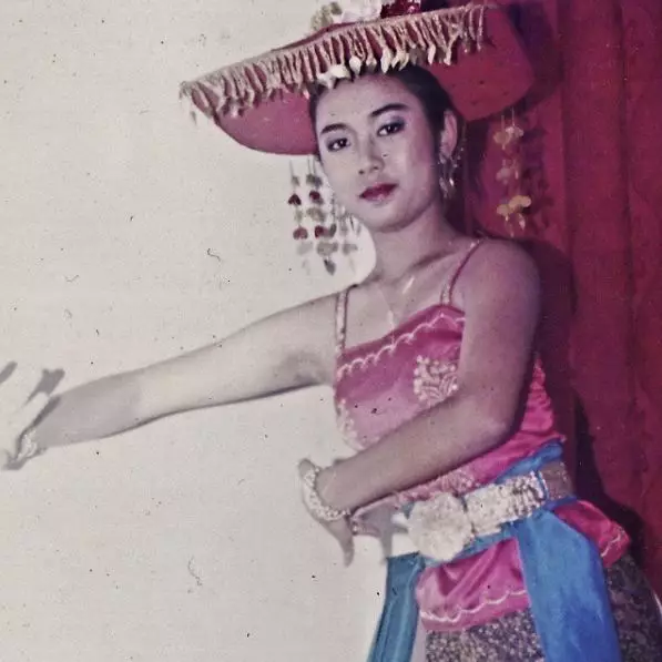 Seleb nari tarian tradisional © 2020 brilio.net