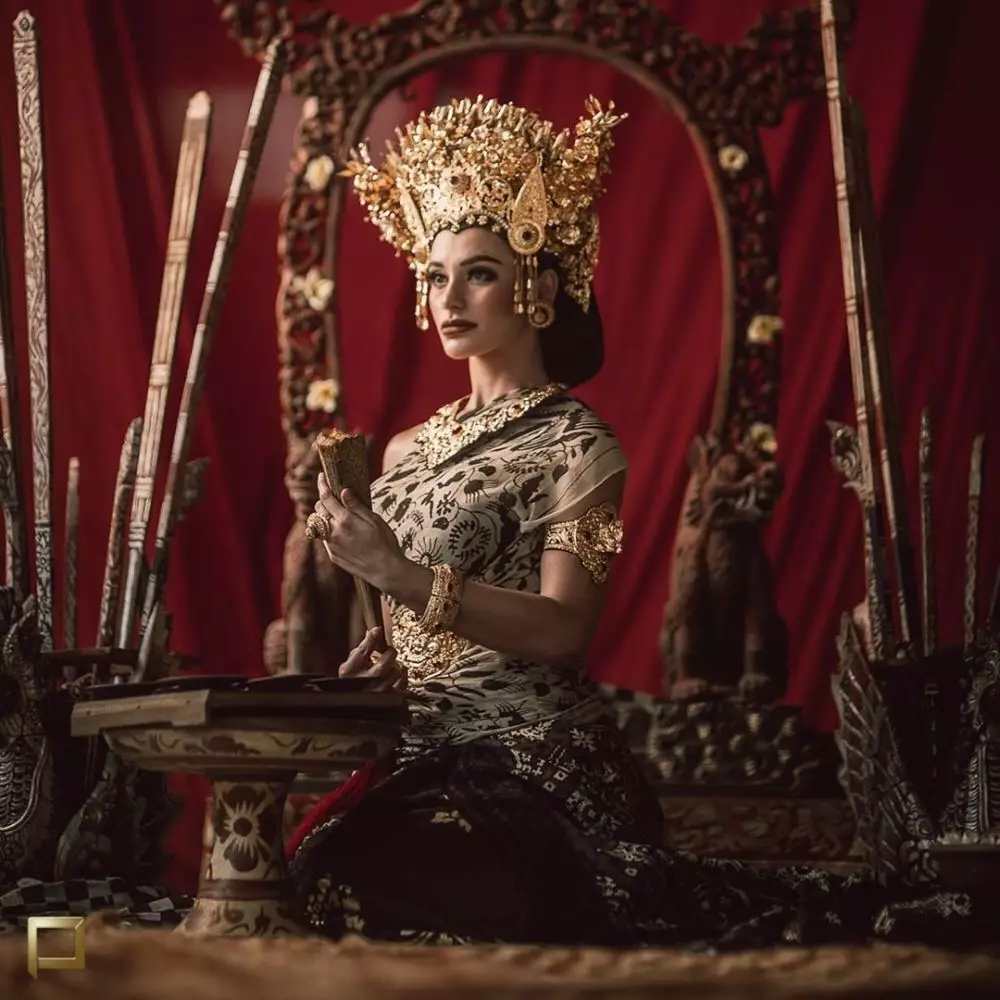 selebgram pakai baju adat Bali © 2020 brilio.net