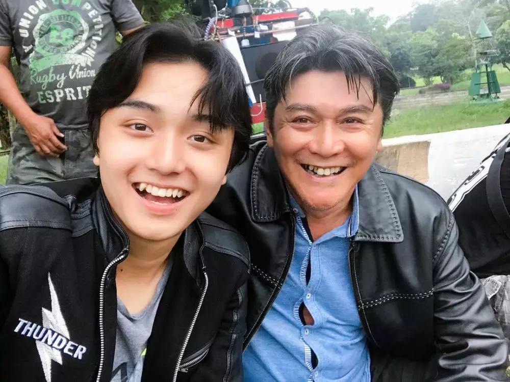 aktor 90-an dengan anaknya © 2020 brilio.net