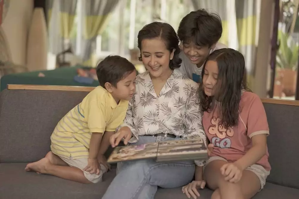 Ulang tahun pernikahan Widi Mulia dan Dwi Sasono © 2020 brilio.net Ulang tahun pernikahan Widi Mulia dan Dwi Sasono © 2020 brilio.net