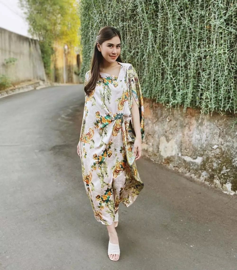 penampilan pesinetron usai melahirkan © Instagram