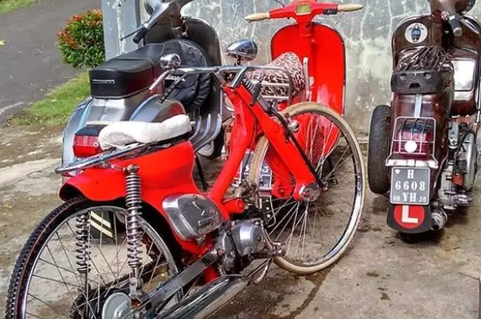 roda motor absurd Berbagai sumber