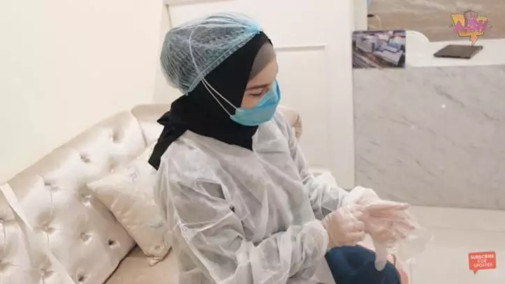 Irish Bella pakai behel © YouTube Irish Bella pakai behel © YouTube