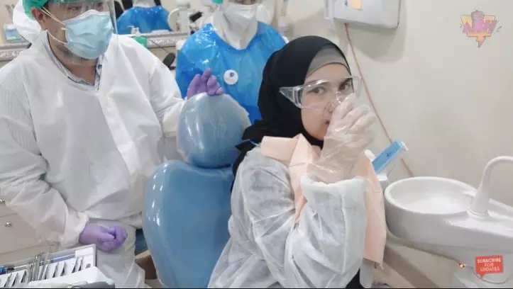 Irish Bella pakai behel © YouTube Irish Bella pakai behel © YouTube