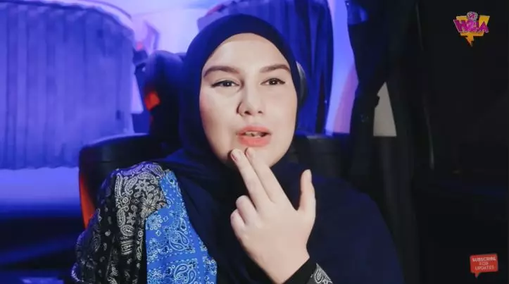 Irish Bella pakai behel © YouTube Irish Bella pakai behel © YouTube