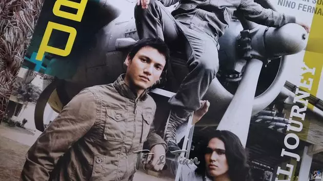 Christian Sugiono jadi model majalah © YouTube Christian Sugiono jadi model majalah © YouTube