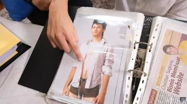 Christian Sugiono jadi model majalah © YouTube Christian Sugiono jadi model majalah © YouTube