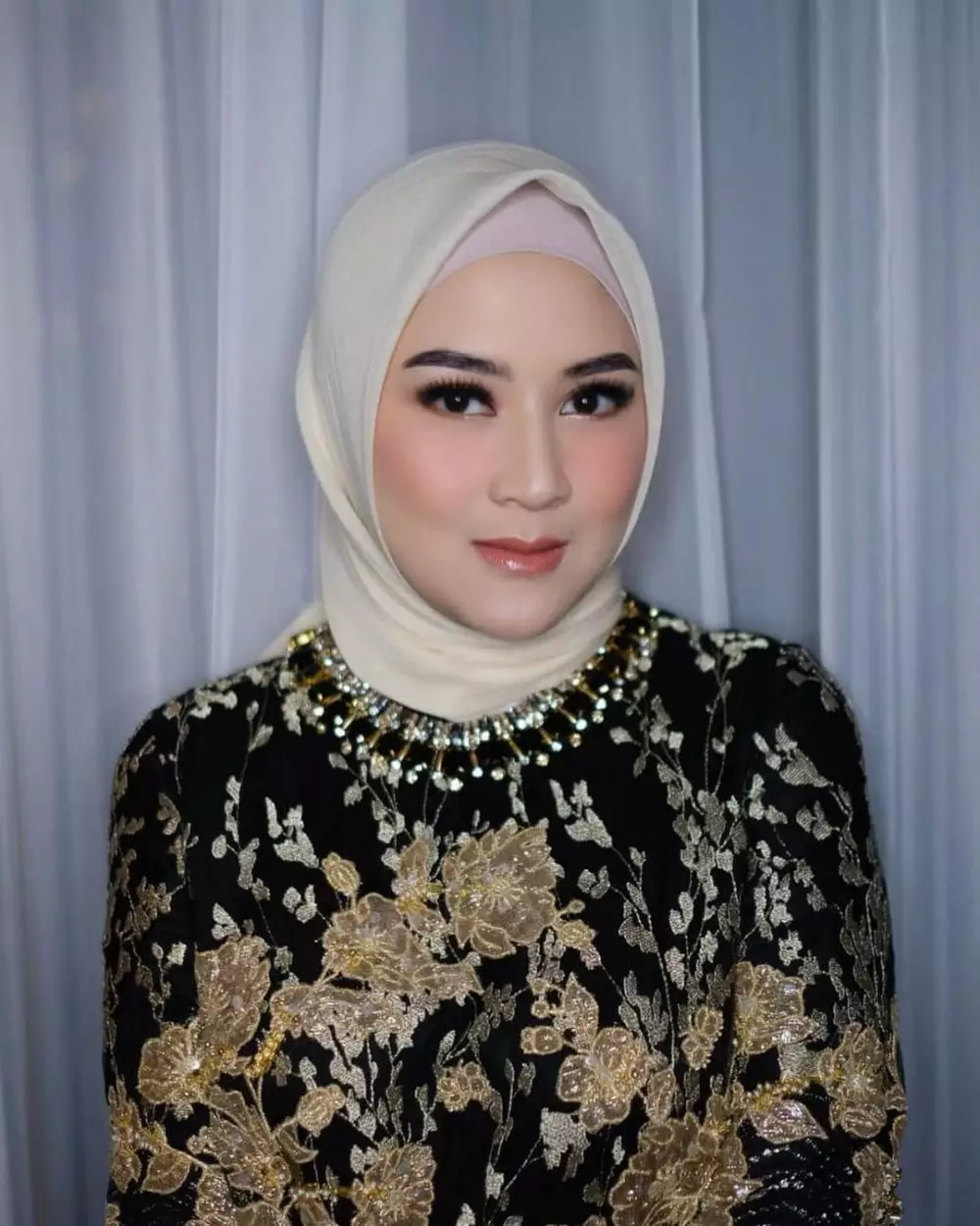 wanita mantu jenderal TNI © Instagram