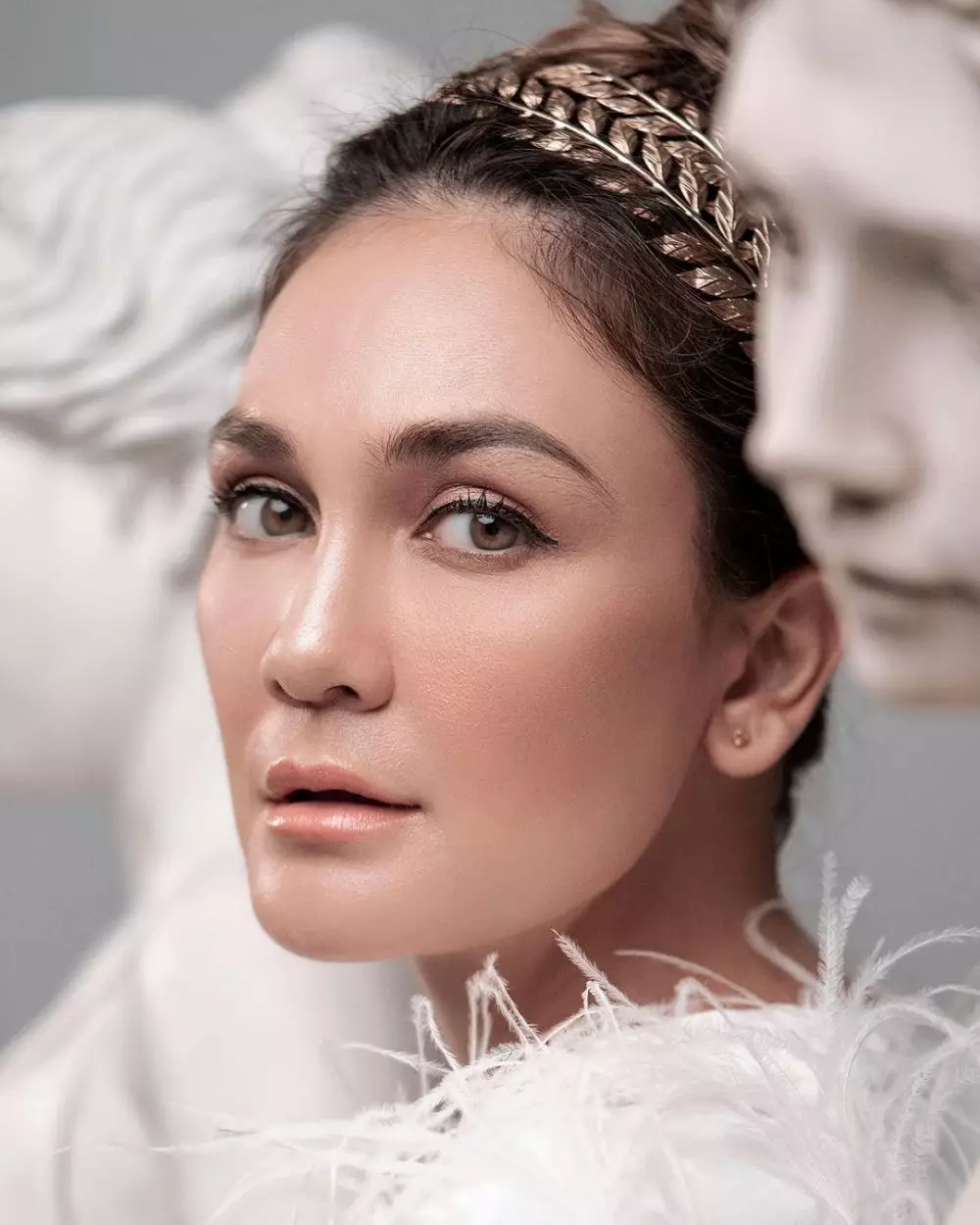 pemotretan Luna Maya bertema Dewi Yunani © Instagram
