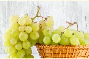10 Manfaat anggur hijau untuk kesehatan, tingkatkan kesehatan mata