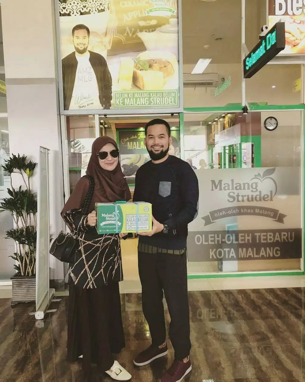 bisnis oleh-oleh Teuku Wisnu © Instagram