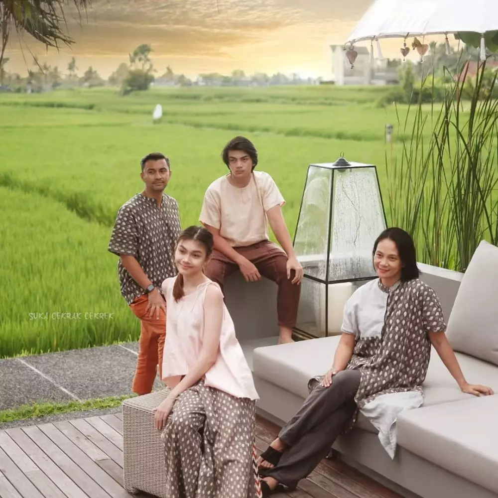 pemotretan keluarga Anjasmara di Bali © Instagram pemotretan keluarga Anjasmara di Bali © Instagram