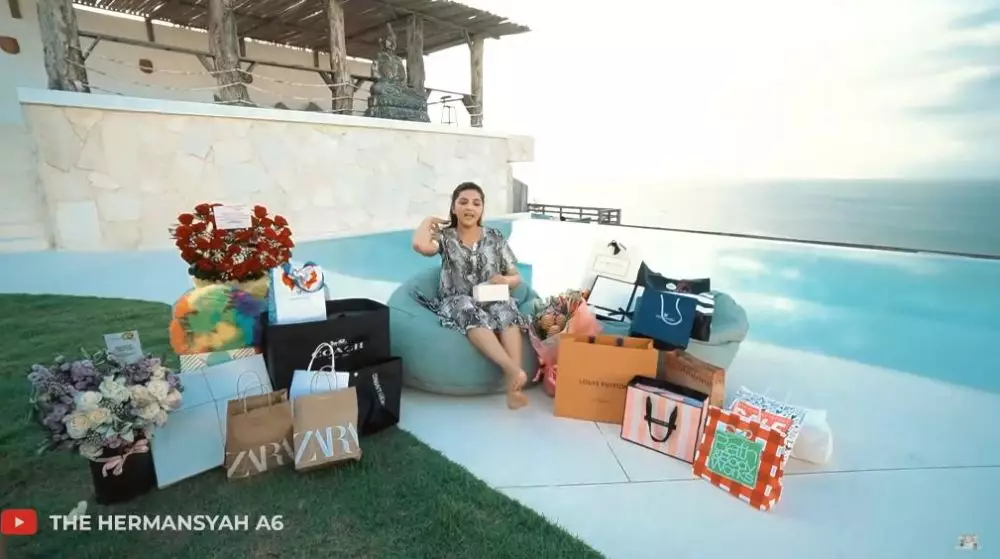 kado ultah Ashanty © YouTube kado ultah Ashanty © YouTube