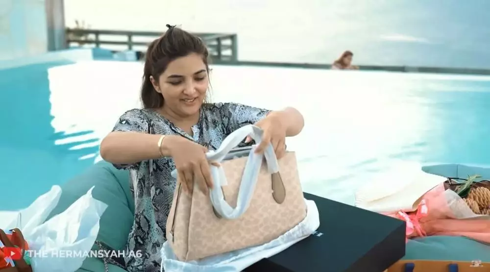 kado ultah Ashanty © YouTube kado ultah Ashanty © YouTube