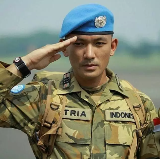 Seleb pakai seragam TNI © 2020 brilio.net
