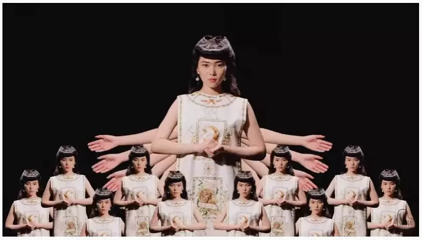 Potret Isyana bertema vintage © YouTube Potret Isyana bertema vintage © YouTube