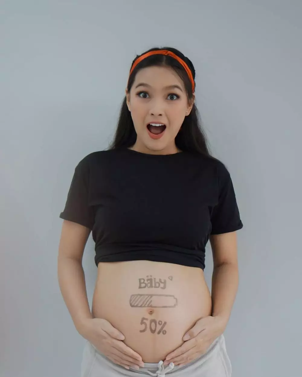 Ana Riana pamer perut buncit Instagram