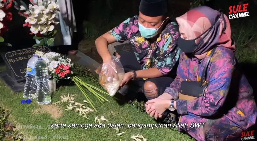 momen sule ajak nathalie ziarah © YouTube momen sule ajak nathalie ziarah © YouTube