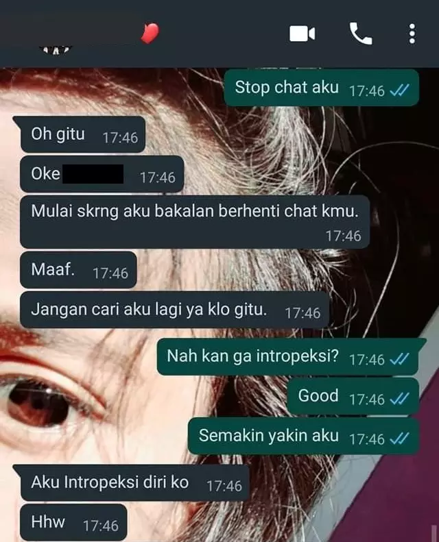 Chat kalau pacar lagi ngambek © berbagai sumber Chat kalau pacar lagi ngambek © berbagai sumber