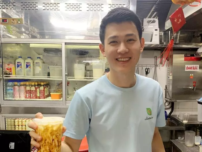 Pedagang viral mirip artis ©berbagai sumber