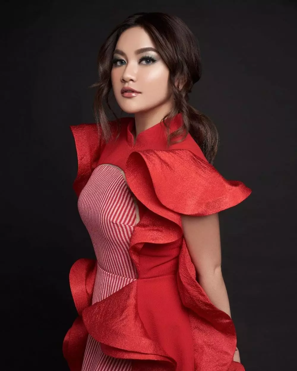 Gaya pemotretan Mahalini Raharja © 2020 brilio.net Gaya pemotretan Mahalini Raharja © 2020 brilio.net