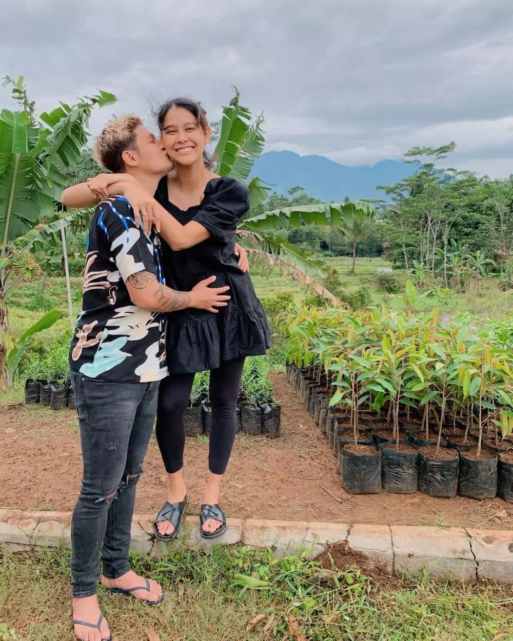 potret baby bump bunga jelitha © Instagram