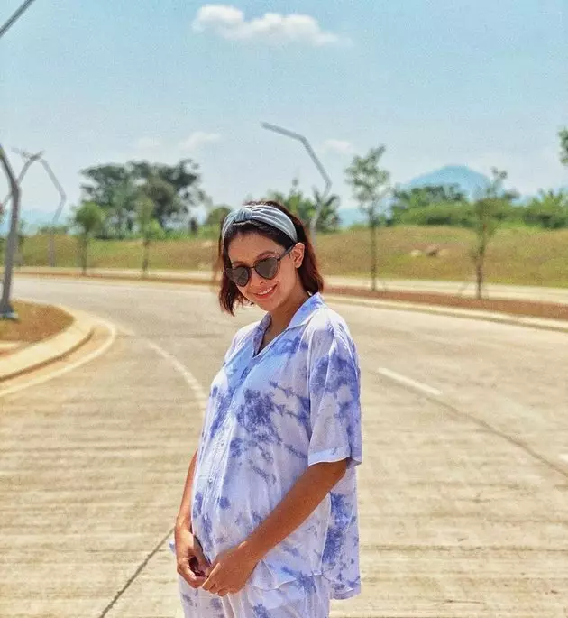 potret baby bump bunga jelitha © Instagram