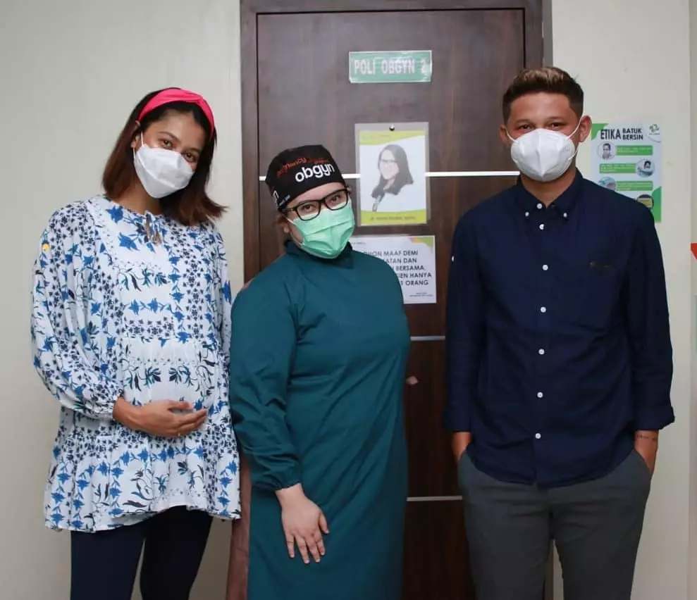 potret baby bump bunga jelitha © Instagram