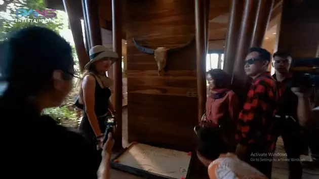 Potret rumah pohon Luna Maya di Sumba © 2020 brilio.net YouTube Potret rumah pohon Luna Maya di Sumba © 2020 brilio.net YouTube